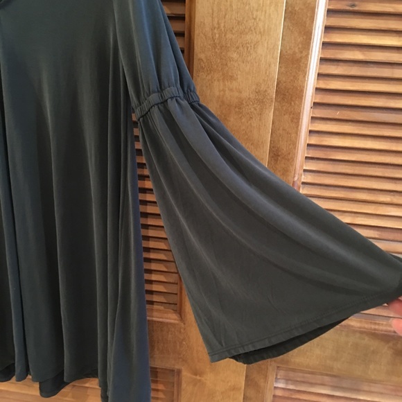 ❤️FINAL💙NWT💙 dee elly Bell Sleeve Shift Dress - Picture 3 of 5